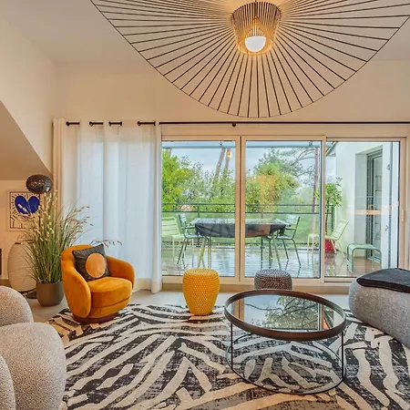 Rooftop Avec Jacuzzi Et Vue Dégagée De Gamme Appartamento