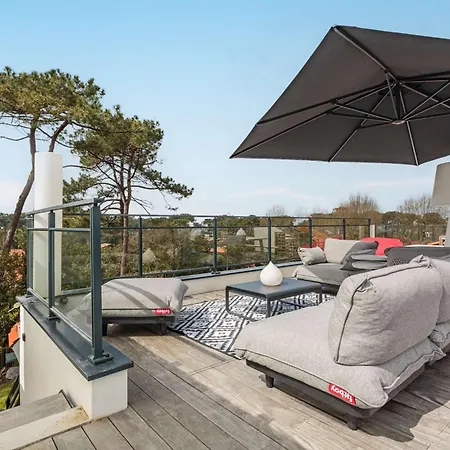 Rooftop Avec Jacuzzi Et Vue Degagee De Gamme Anglet