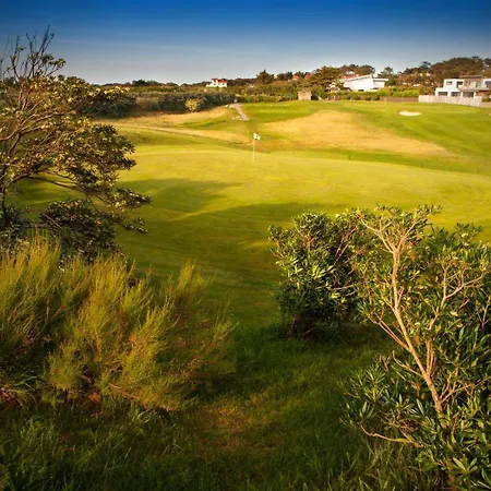 Rooftop Avec Jacuzzi Et Vue Dégagée De Gamme