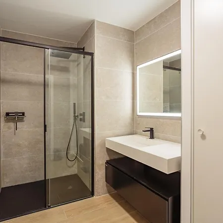 Rooftop Avec Jacuzzi Et Vue Dégagée De Gamme Appartamento