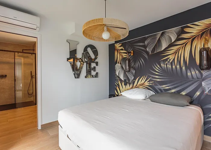 Apartman Rooftop Avec Jacuzzi Et Vue Degagee De Gamme *